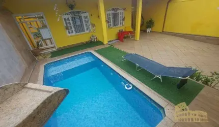 Casa com 3 dormitórios à venda, 103 m² por R$ 750.000,00 - Jardim Imperador - Praia Grande/SP