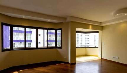 Apartamento à Venda em Pinheiros, SP