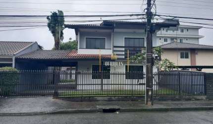 Excelente sobrado no Bom Retiro com 250m² de área construída.