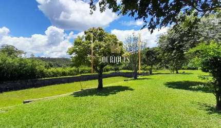 Excelente chácara em Rio Bonito com 2500m², com nascente e 1 tanque pra peixe.