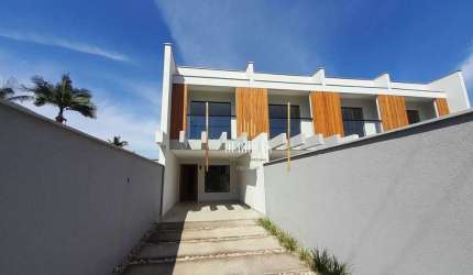 Sobrado Geminado no Boa vista com 116m², possui 3 quartos e 02 vagas de garagem.