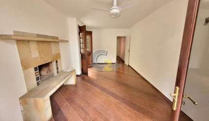 Casa sobrado á venda na Sumaré, com 5 quartos, 1 suite e 3 vagas