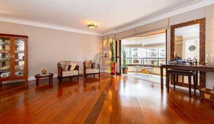 Apartamento à venda nas Perdizes, 157m² com 4 quartos, sendo 2 suítes e 3 vagas de garagem.