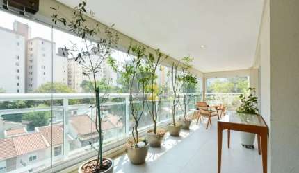 Apartamento à venda na Vila Mariana com 4 quartos, sendo 2 suites e 3 vagas