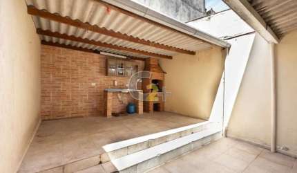 Casa á venda no Campo Belo com 3 quartos, sendo 1 suíte e 2 vagas