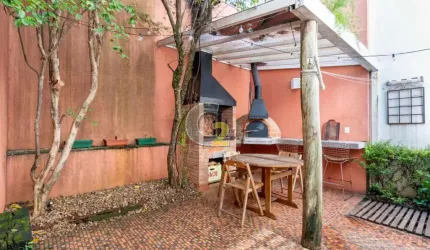 Casa de Vila a venda no Campo Belo com 2 suites e 2 vagas