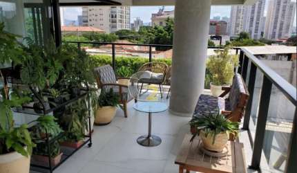 Apartamento à venda na Barra Funda 135m² com 3 suites e 2 vagas