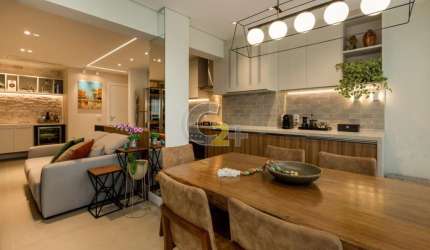 Apartamento à venda em Moema com 2 quartos, sendo 1 suíte  e 1 vaga