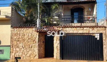 Sobrado com 3 dormitórios à venda, 192 m² por R$ 400.000,00 - Jardim Vera Cruz III - Franca/SP