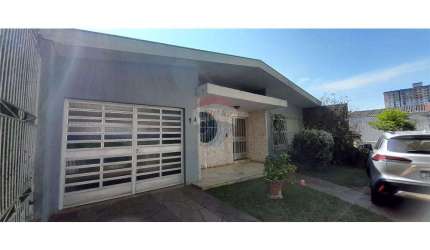 Casa com 4 dormitórios