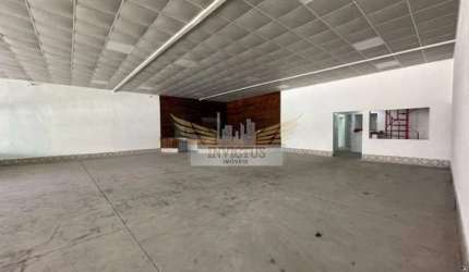 Galpão Comercial para Comprar, 550m² - Vila Humaitá, Santo André/SP.