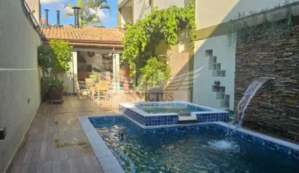 Belíssima Casa Assobradada 3 Dormitórios à Venda, 376m²- Bairro Santa Maria, Santo André/SP.