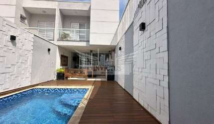 Lindo Sobrado com 3 Suítes e Piscina à Venda, 288m² - Santa Maria, São Caetano do Sul/SP.