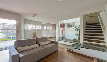 Sobrado Residencial/Comercial com 3 Dormitórios para Locação, 255m² - Centro de Santo André/SP.