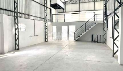 Galpão Comercial com Renda para Comprar, 324m² - Anchieta, São Bernardo do Campo/SP.