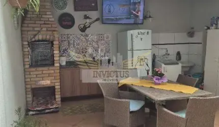Sobrado no Condomínio Jardim Isabela com 3 Quartos para Comprar, 198m² - Parque São Vicente, Mauá/SP.
