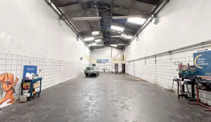 Galpão Comercial para Comprar, 345m² - Vila Assunção, Santo André/SP.