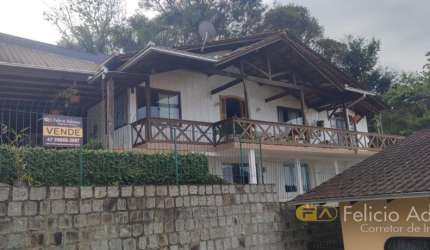 Vende-se Sobrado com  para a Bahia da Babitonga JJLE/SC