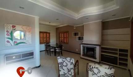 EXCELENTE CASA NO CENTRO DE TRAMANDAÍ