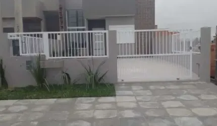 CASA COM ALTO PADRÃO CONSTRUTIVO EM IMBÉ