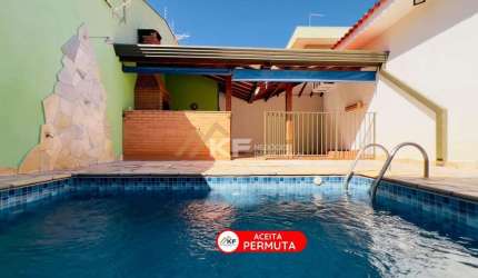 Casa à venda com piscina - armários  no bairro Nova Ribeirânia em Ribeirão Preto / SP