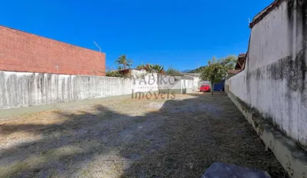 Terreno no centro de Bertioga, a 01 quadra da praia.