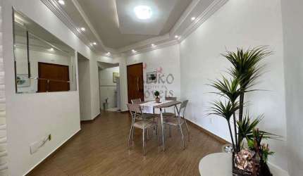 Apartamento com 02 domitórios 01 suite, 01 vaga.