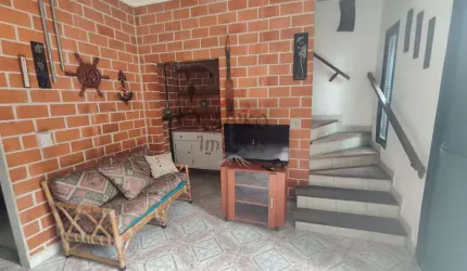 Casa com 4 quartos à venda no Maitinga, Bertioga  por R$ 840.000