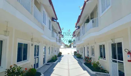 Casa em Világio com 02 dormitórios no centro a 300m da praia.
