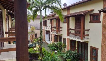 Casa em Villagio com 2 dorms, Maitinga, Bertioga