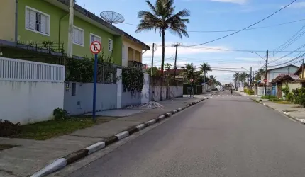 Sobrado no Rio da Praia, com 03 dorm. sendo 01 suíte, 01 vaga.