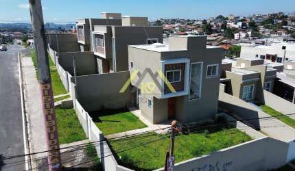 SOBRADO DE ESQUINA COM SUÍTE E CENTRAL A GÁS NO MARACANÃ EM COLOMBO