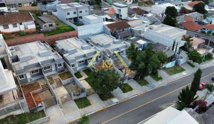 CASAS DE FRENTE PARA A RUA NO PALOMA EM COLOMBO
