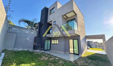 TRIPLEX COM 3 SUÍTES E ÁTICO NO ROÇA GRANDE EM COLOMBO