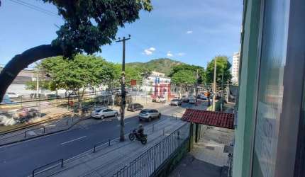 Apartamento 2 quartos 50 m² - reformado - Av. Intendente Magalhães com Rua Capitão Couto Menezes - Campinho - RJ