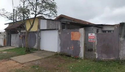 Duas casas com 110m2 e 160m2 - terreno 15 x 40 - Locadas valor total R$ 1.860,00