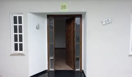 Casa - Próximo A Linha Verde -  Estuda apto como parte pgto.