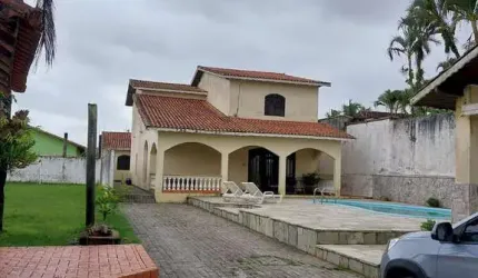 CHACARÁ COM AMPLO ESPAÇO DE LAZER