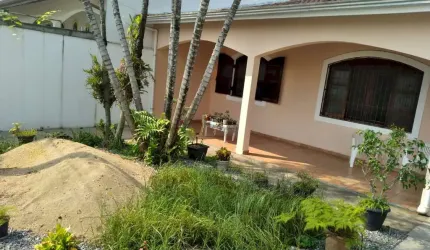 CASA RESIDENCIAL  ÓTIMA LOCALIZAÇÂO