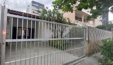 Casa Residencial - Ótima Localização