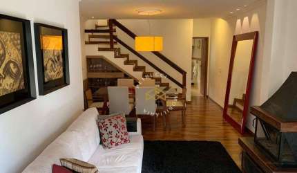 Casa com 3 dormitórios à venda, 130 m² por R$ 890.000,00 - Capivari - Campos do Jordão/SP