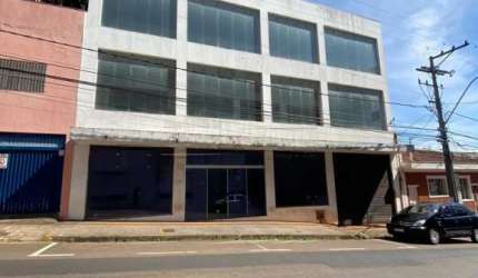 Salão comercial com 3 andares no centro de São Carlos