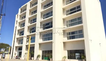 Comercial Sala / Salão com Condomínio em São Carlos