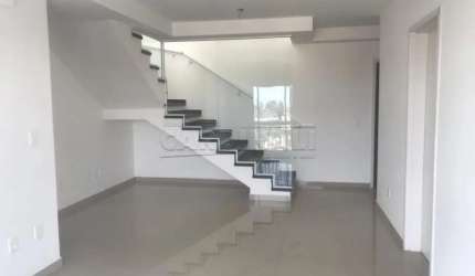 Excelente apartamento com cobertura de três quartos e suíte.