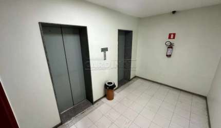Comercial Sala / Salão com Condomínio em São Carlos