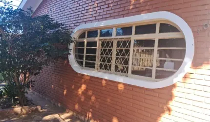Casa com ótima localização