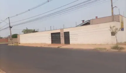 Bela Casa / Área de Lazer com piscina de 40.000litos