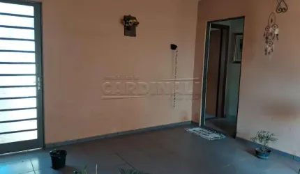 Casa com ótima localização, preço de oportunidade