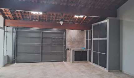 Linda casa com ótima localização, bairro totalmente planejado