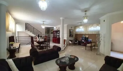 Excelente imóvel bem localizado, próximo a comércio